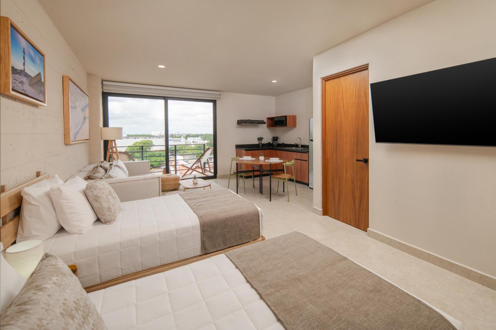 Everglades Hotel